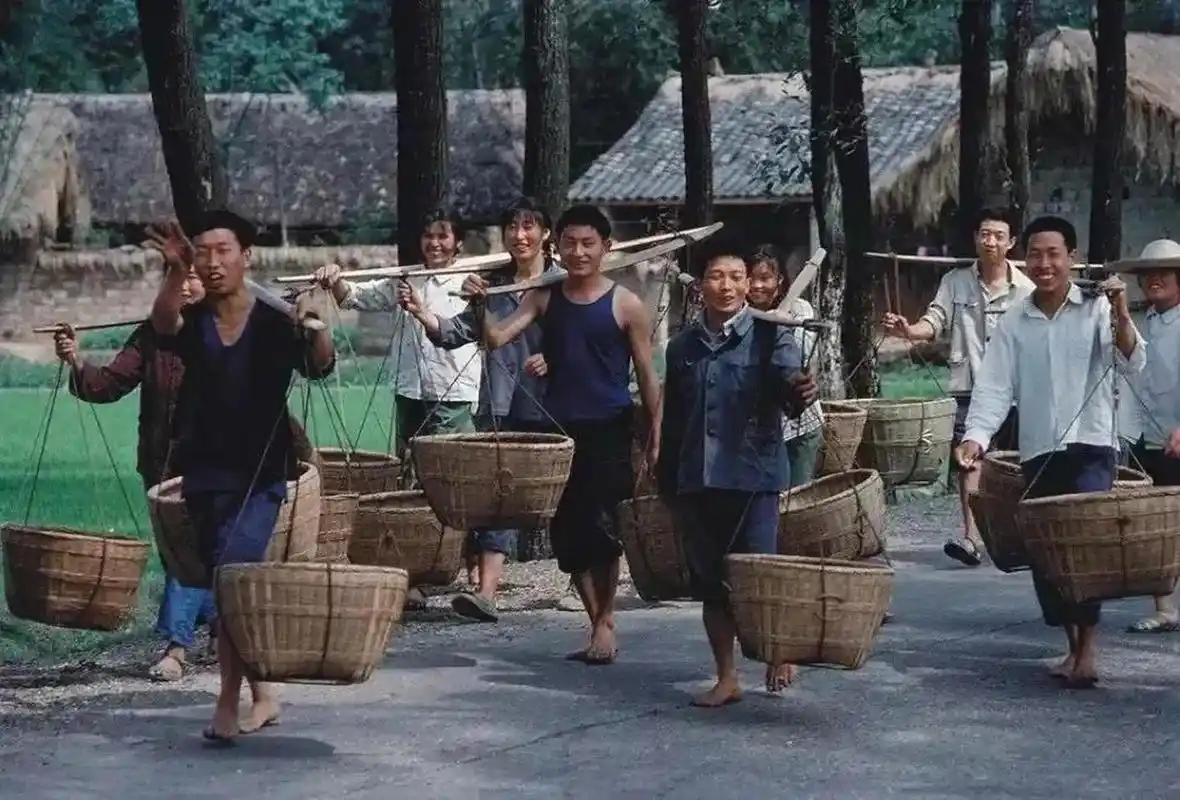 这组1980年四川乡村生活罕见绝版真实彩色老照片,记录了当时四川农村