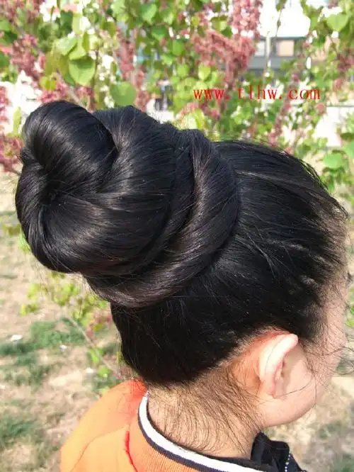 山东长发女何惠子(发长1.68米,青岛)照片2