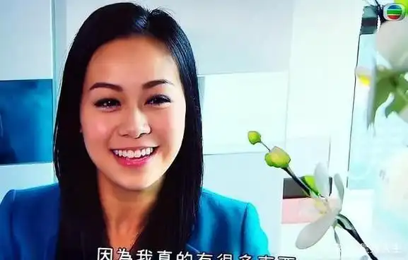 许志安亲陪老婆彩排,跟郑秀文同穿情侣装亮相,大方透露婚姻现状