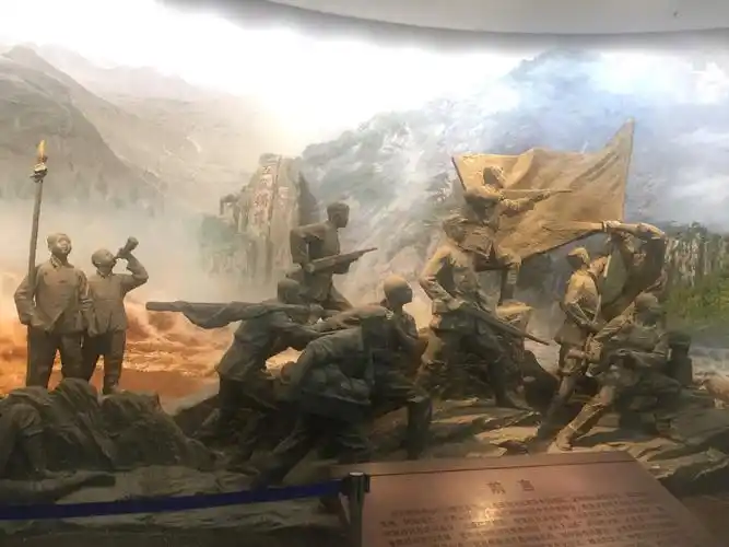 随后,我们又前去了解了山东省政府的发展以及山东省抗日革命根据地