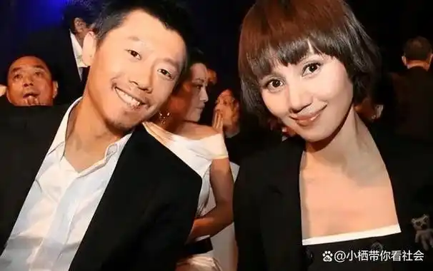 4月17日,46岁的影视女神袁泉接受了央视知名主持人任鲁豫的深度访谈