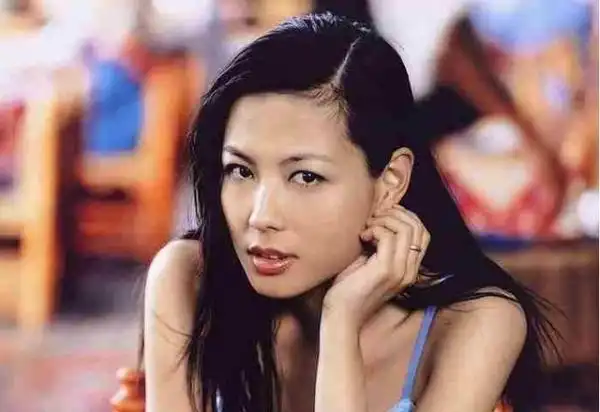 帮丈夫偿还2亿外债的女歌手,17年不离不弃的好媳妇!为她点赞!