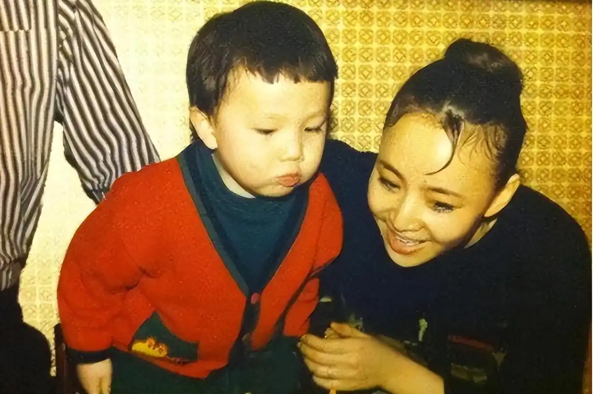 拒认巴图20年晚年想看孙子被拒宋丹丹这都是英达咎由自取