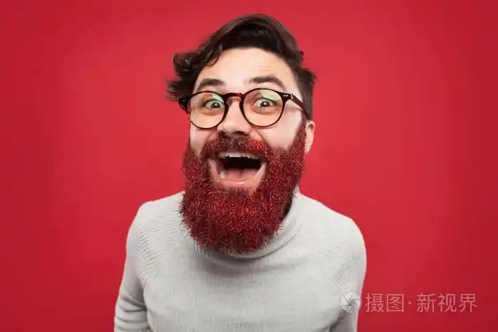 红胡子的开朗男子