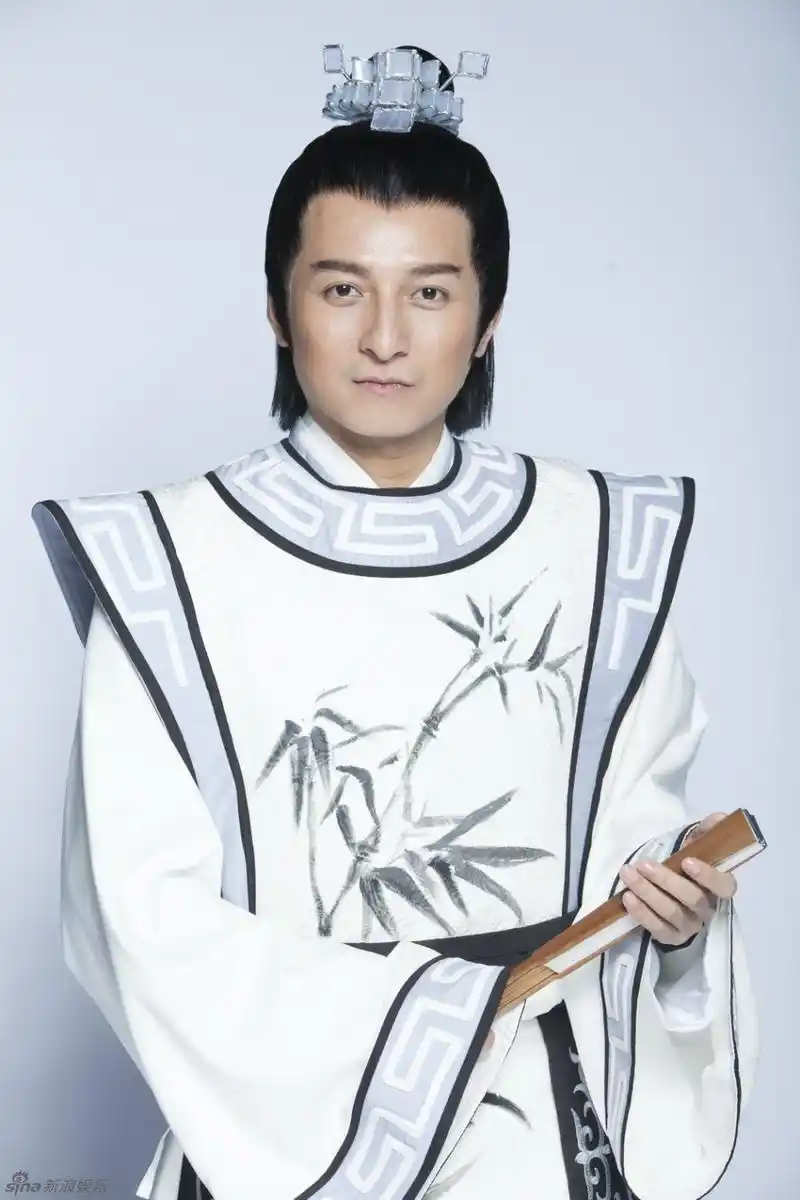 组图李维嘉旧照回顾庆生日综艺咖的青涩过往