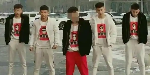 湖南一群中二病小混混成立了杀神帮,帮规奇葩,让警方哭笑不得