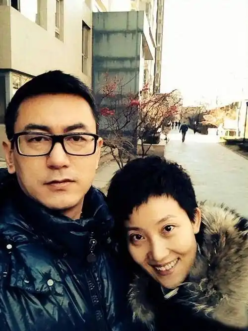 央视著名女主播郑天亮:嫁给同事鲁健,父母帮他们化解生活困局_工作