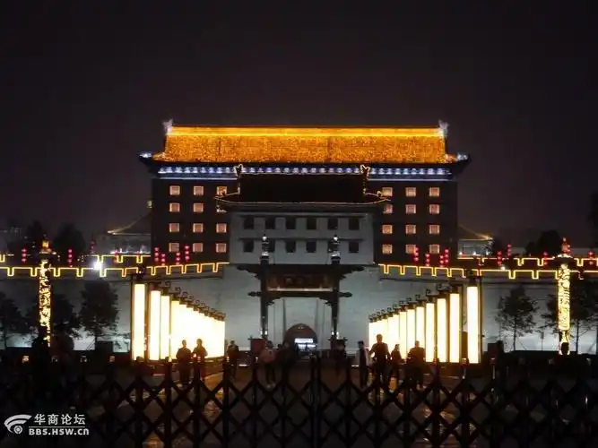 西安城墙景区南门外夜景迷人