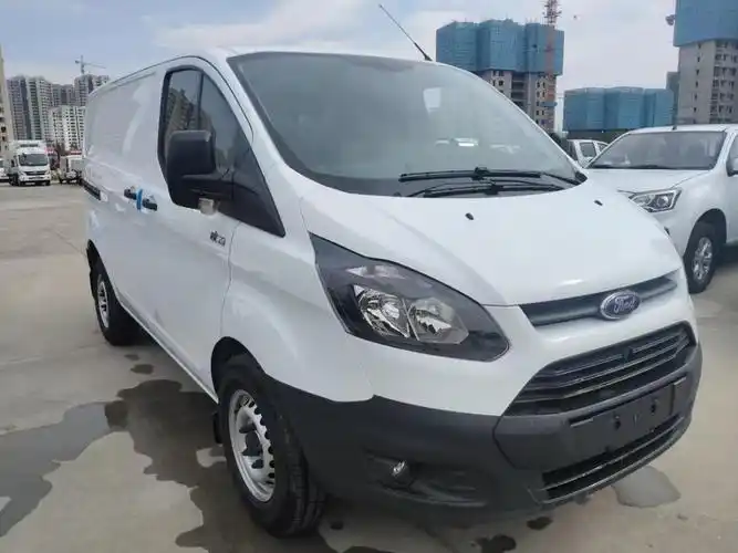 福特 全顺 2019款 2.0t柴油厢式运输车短轴低顶3座国vi图片