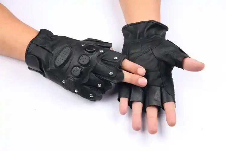 现货批发真皮半指手套 铆钉朋克 霹雳战术手套 男士户外健身手套