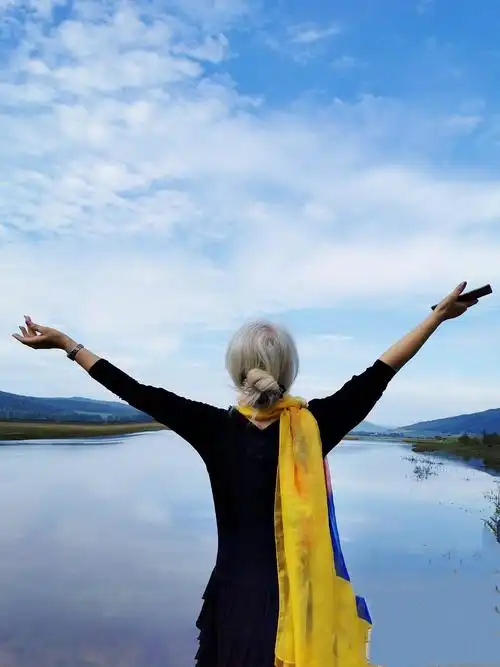 于书老师美丽背影