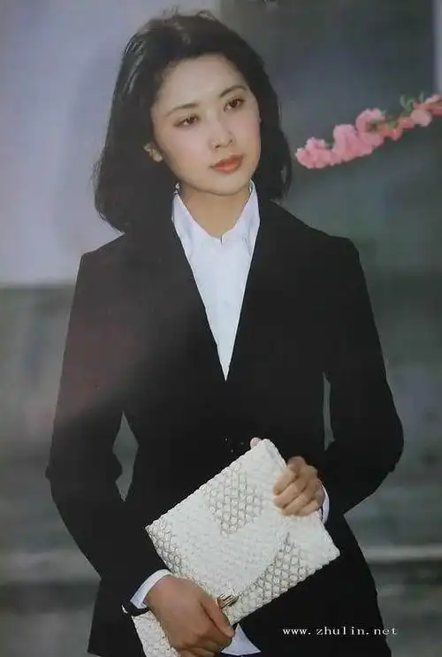 50年代出生的内地女明星,总有一种蓬勃生命力的美,璀璨夺目