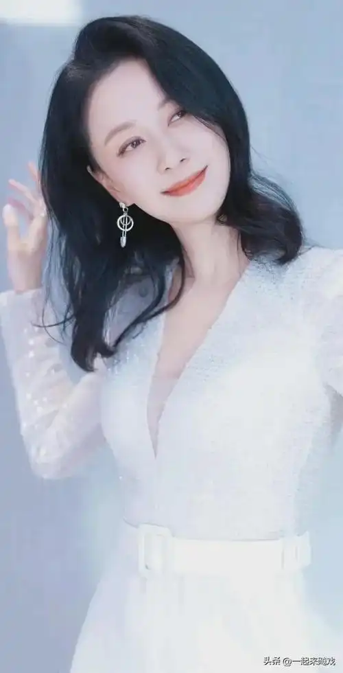 内衣女神倪虹洁火辣身材依旧婷美