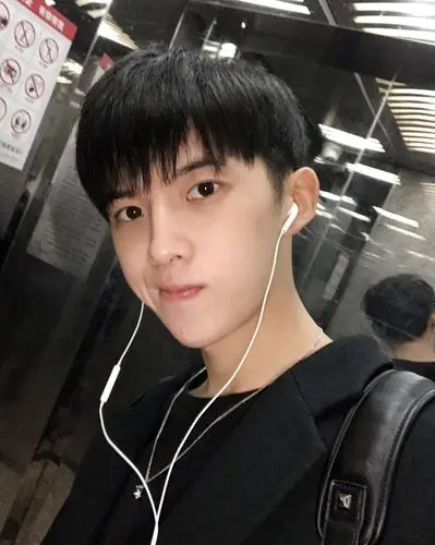 长相小奶狗,身材小狼狗的男生,你不得不服.|狼狗|长相|身材_新浪新闻