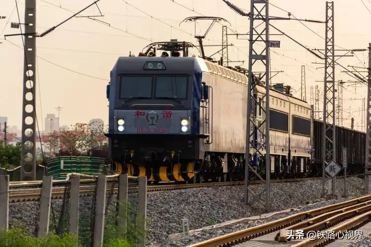 新筑某铁路线拍车日常剪影哪款电力机车才是你的最爱