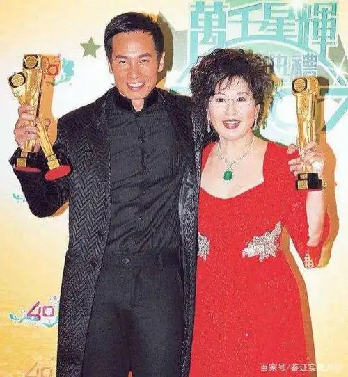 2007年视后视帝:李司棋《溏心风暴》,陈豪《溏心风暴》