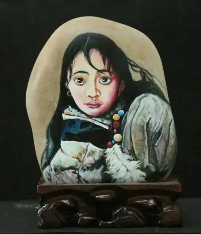 横眉人物石头画作品,天然石头纯手绘!