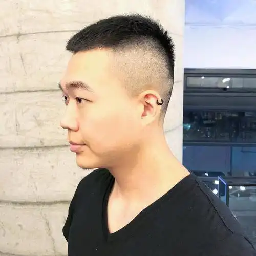 九款男生发型 让你帅的与众不同-男生短发-帅哥发型网