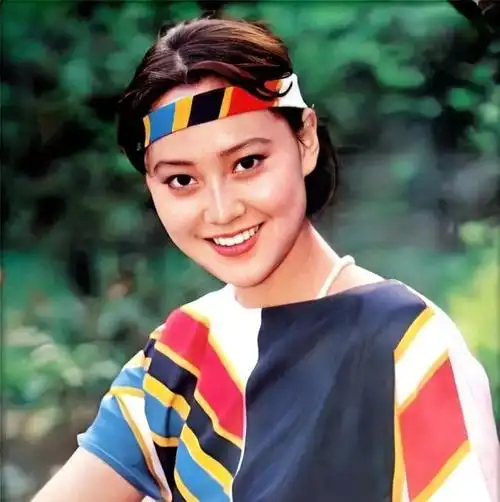 大宋佳:丈夫患病和女儿离开,转身去美国嫁地产大亨,如今怎样了