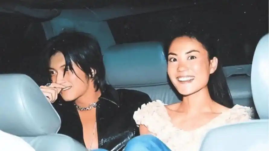 44岁张柏芝,终为的"混乱情史"买单_谢霆锋_周星驰_王菲官