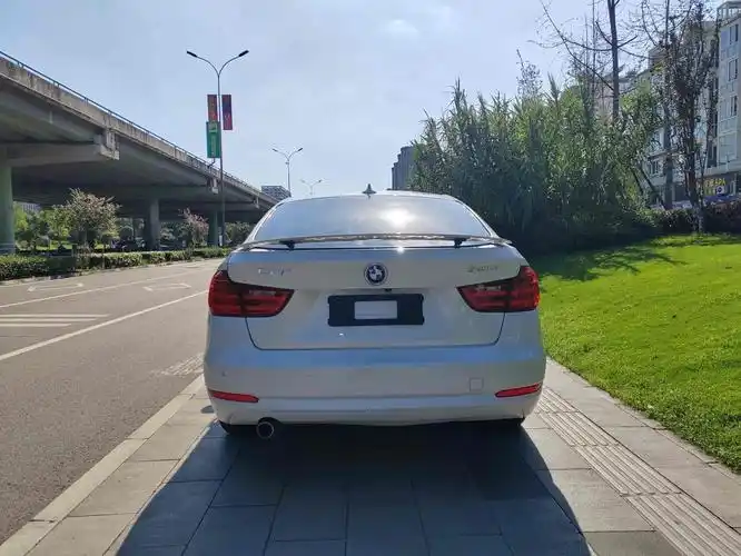 宝马3系gt2017款320i时尚型