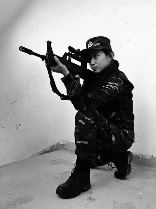 想来猎鹰突击队当女兵先用这篇文章垫个底