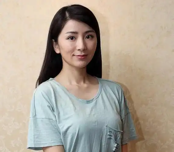 刘庭羽:古装美人,身材凹凸有致!