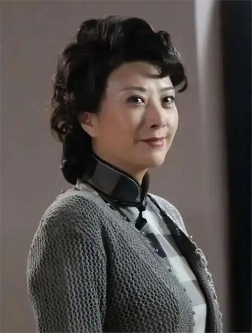 "国家一级演员",身材傲人且长相佳,至今没有绯闻60岁婚姻成谜