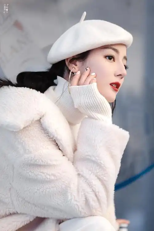 迪丽热巴超话#迪丽热巴 本人比照片和视频更漂亮#2021.01.