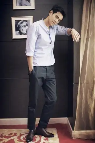 彭于晏休闲西装释放型男魅力