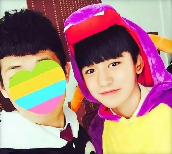 黄旭熙旧照全是中二画风?nono!万粉ins小网红当然不缺帅照啊