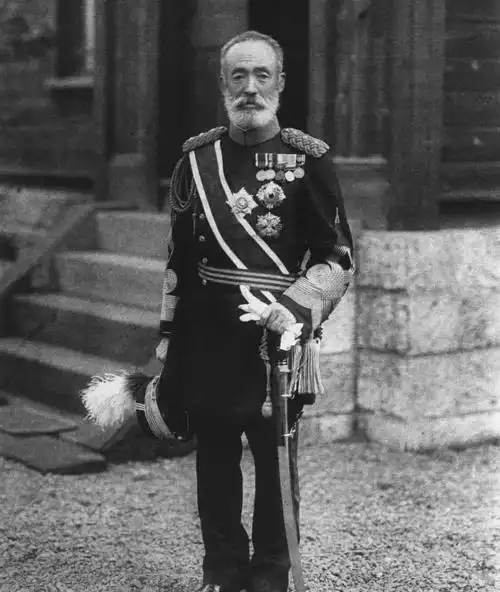 日本裕仁天皇为何能够逃脱审判