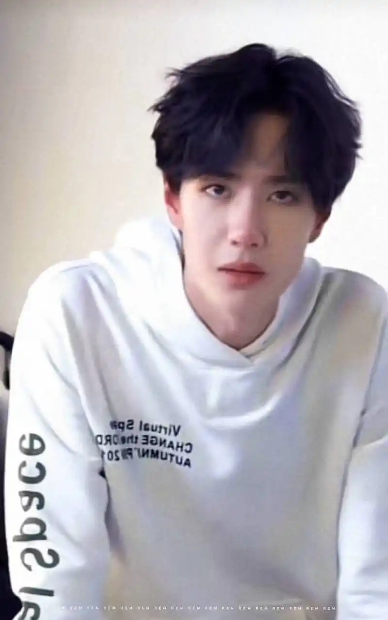 张彬彬有女朋友,而且两人关系很好很稳定.