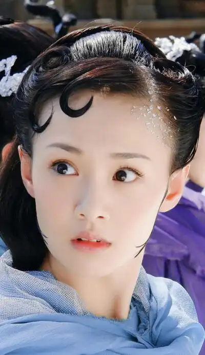 郑爽角色:《画壁》牡丹