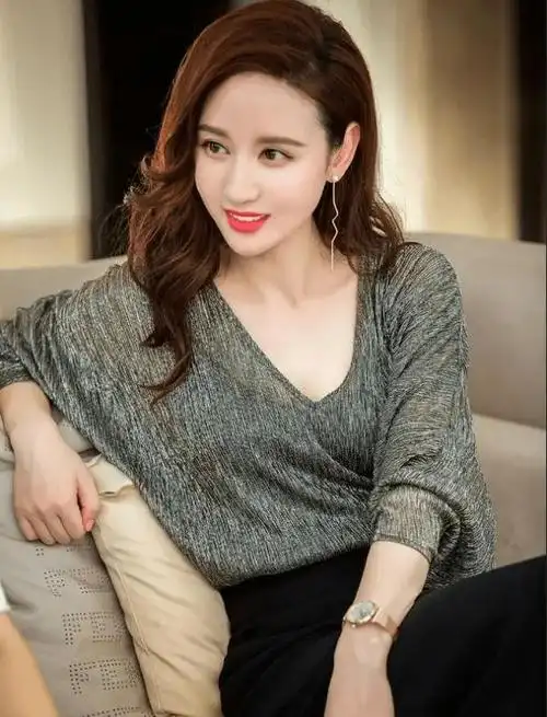 作为一个集演员,歌手,舞蹈家于一身的全能型演员,张萌以其独有的气质