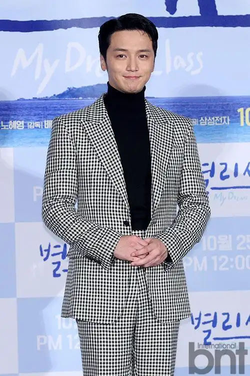 卞约汉有望出演电影《她死了》与申惠善再次展开演技合作