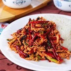 香辣肉丝盖饭