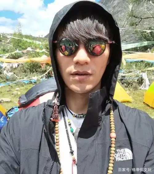 陈坤长得帅有实力,还是个资深的文玩玩家!每件文玩都是精品