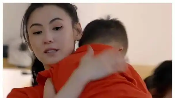 张柏芝欲带子高攀4胎生父,谢贤施压谢霆锋复婚,王菲怒不可遏!