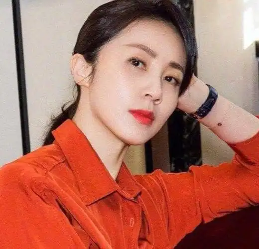 孙莉晒多多最新照片多多气质太绝被赞像从画中走出来的仙女