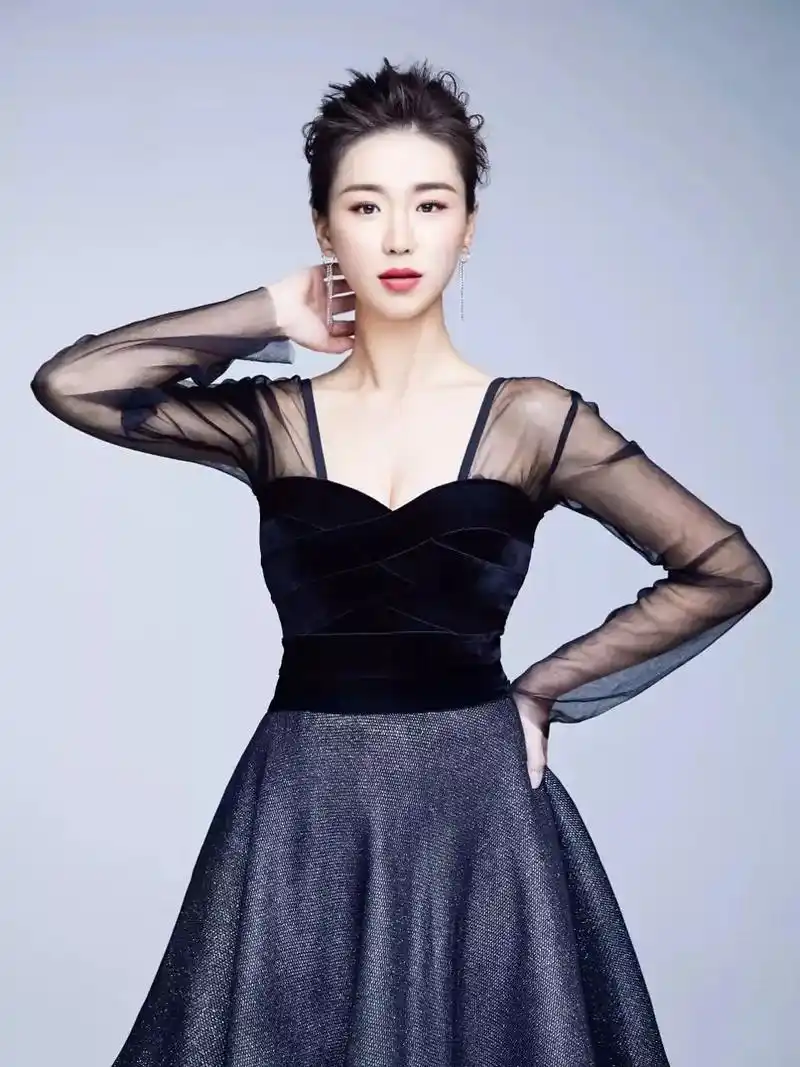 于洋歌手 #你要的样子我都有 #等待有缘的你 #好不好看你 - 抖音