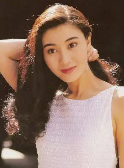 李嘉欣:从年轻时的绝美容颜到与刘銮雄的分手揭秘