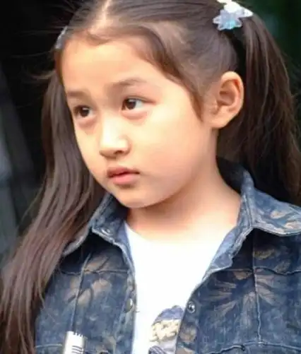 关晓彤自曝从小黑胖没人追?