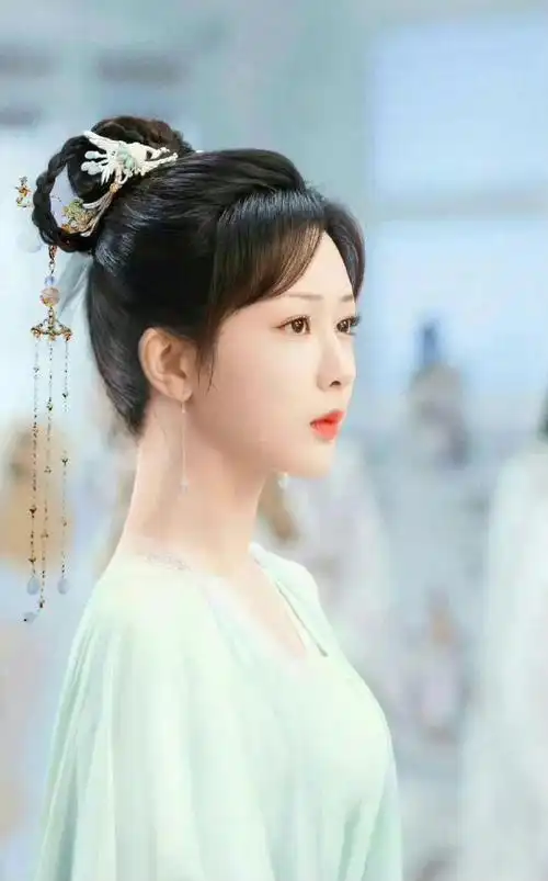 杨紫古装路透#杨紫古装造型美亖了啊啊啊啊《长相思》速速抬上来,等