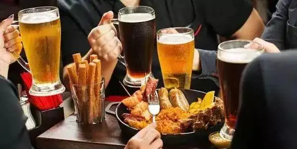 夏天到了 畅瑞啤酒怎样喝更解暑?