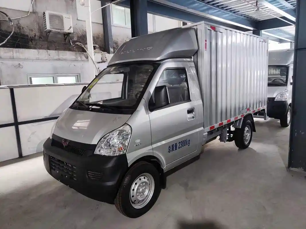 五菱荣光小卡单排厢式货车,排量1.5l