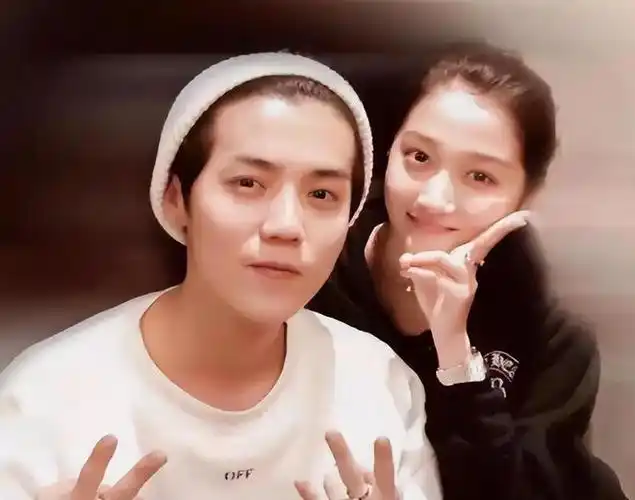 鹿晗关晓彤日本旅游被偶遇同框力破分手传闻cp粉表示又磕到了