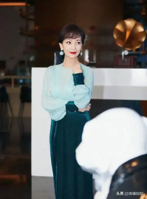 看了赵雅芝,林青霞的老年状态,才明白什么叫"岁月从不败美人"|短发