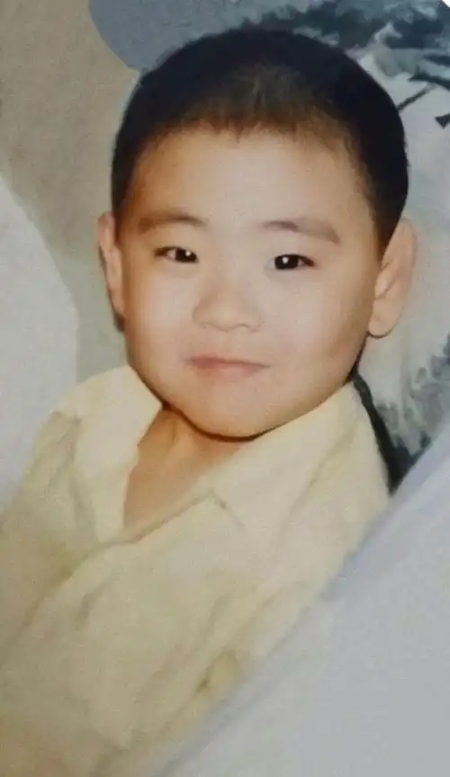 "你爸妈也太热情了."杨九郎哀怨的说.