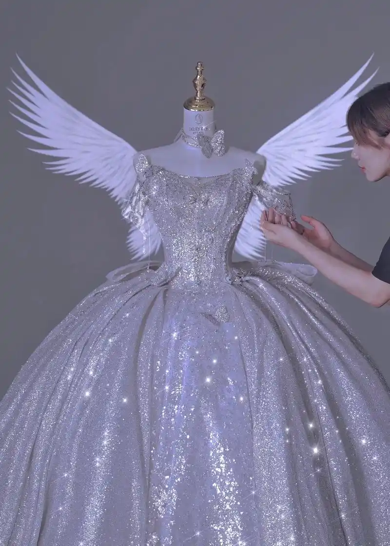 大数据请把它推给喜欢爆闪婚纱的备婚新娘